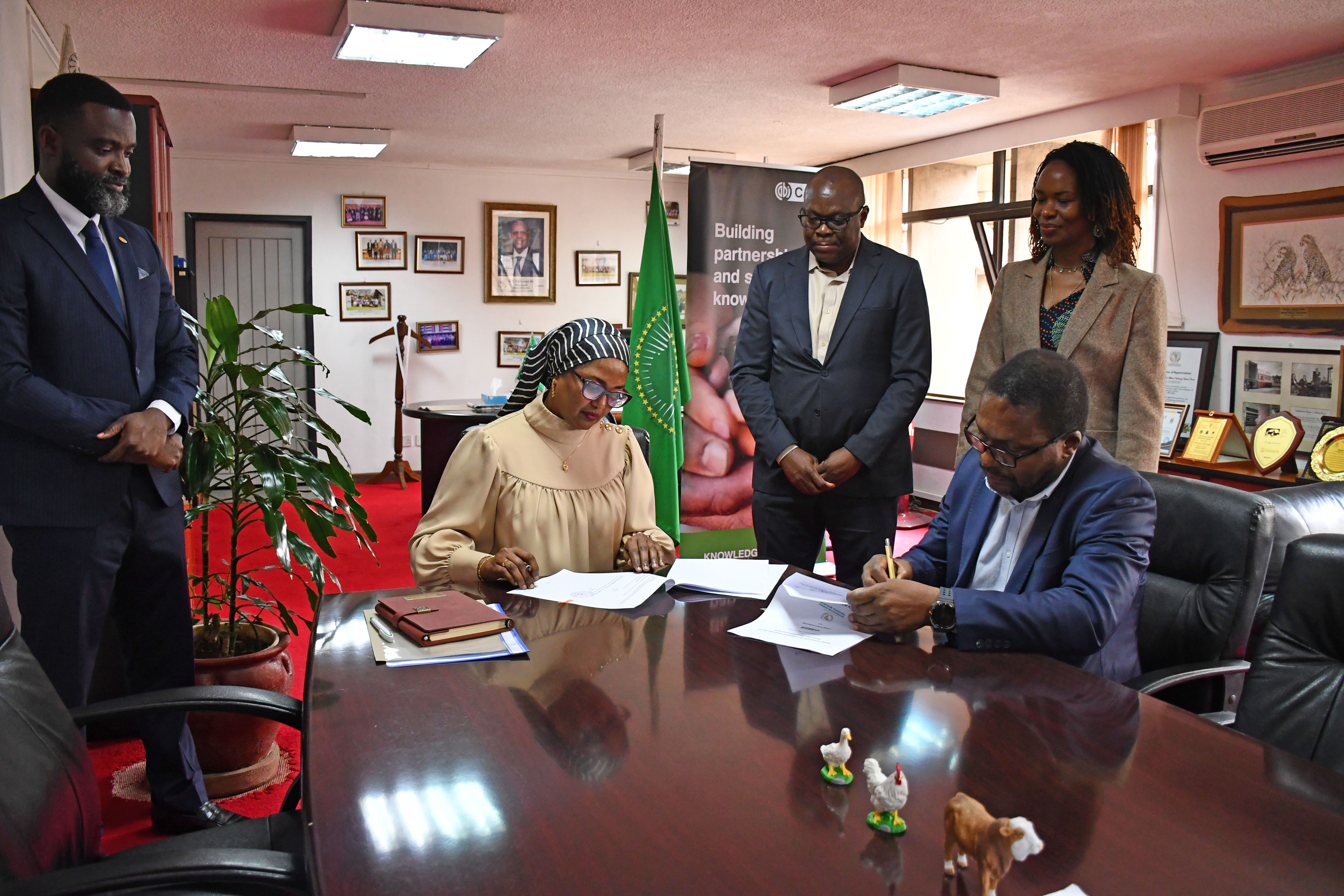AU-IBAR and CAB International ink an MoU to strengthen SPS capacity and boost intra-African trade