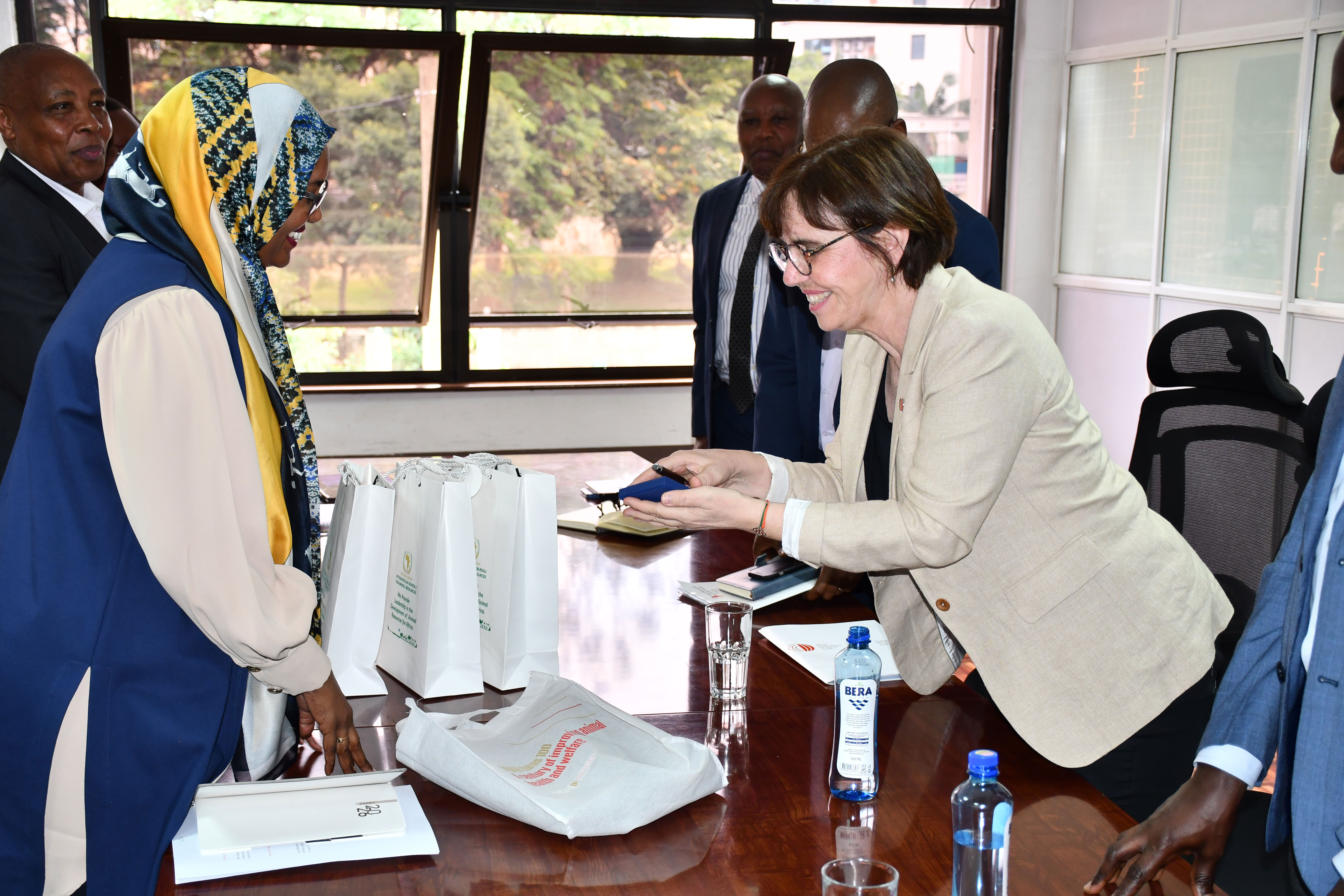 La Directrice générale de l’Organisation mondiale de la santé animale (WOAH) en visite au siège du Bureau interafricain des ressources animales de l’Union africaine (AU-IBAR) au Kenya