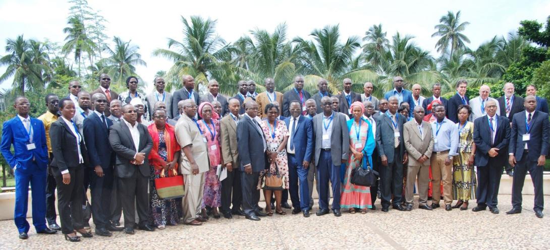 © 2016 AU-IBAR. Group photo of participants.